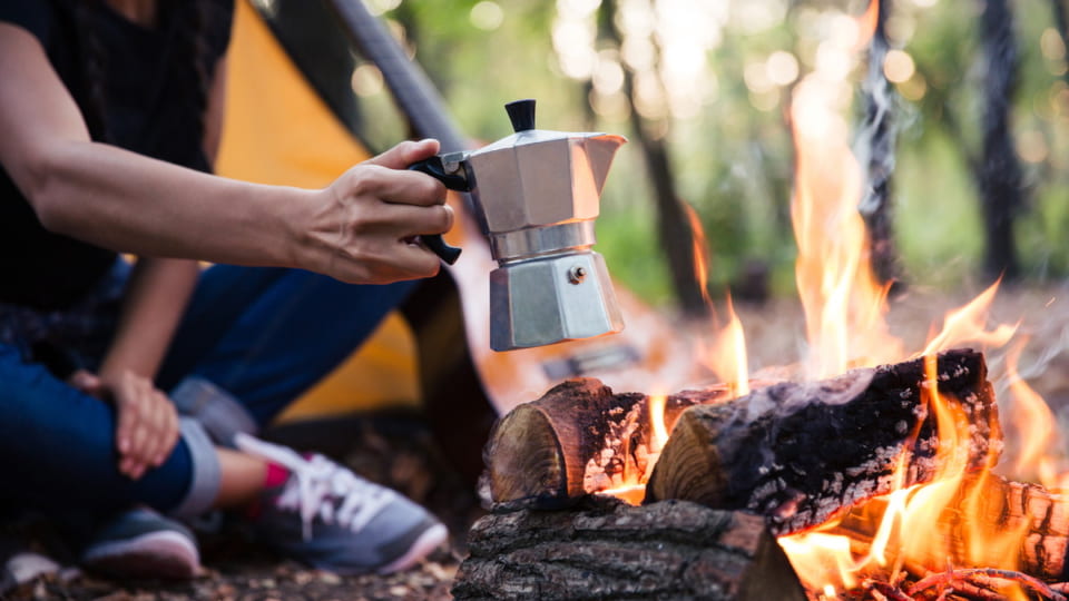 キャンプでおいしいコーヒーを。至福のひとときを味わおう