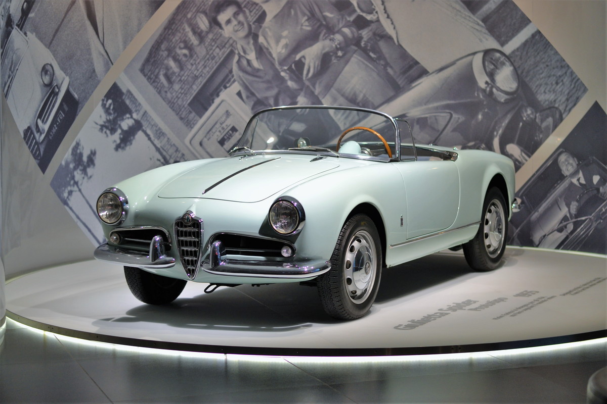 アルファロメオ ジュリエッタの歴史と魅力 高級感と遊び心のある車 Live出版オンライン Extry